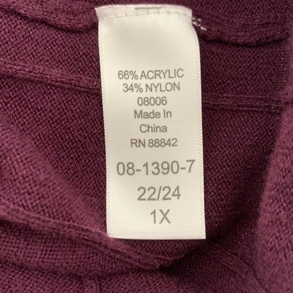 Romans Dark Purple Ribbed Tunic with Decorative Buttons. Size 22/24 (1X) - Picture 8 of 9